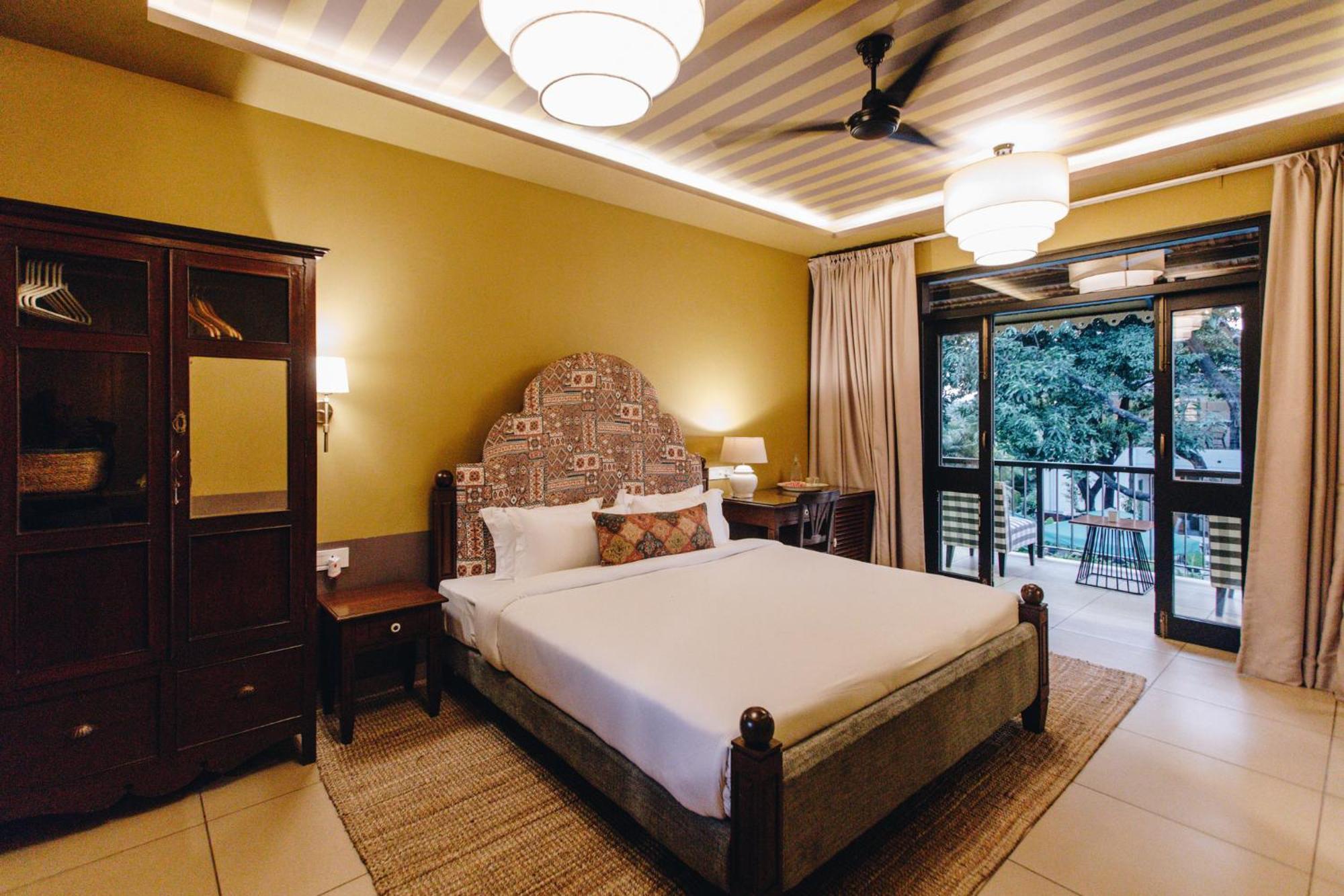 The Project Cafe And Hotel Aldona 外观 照片