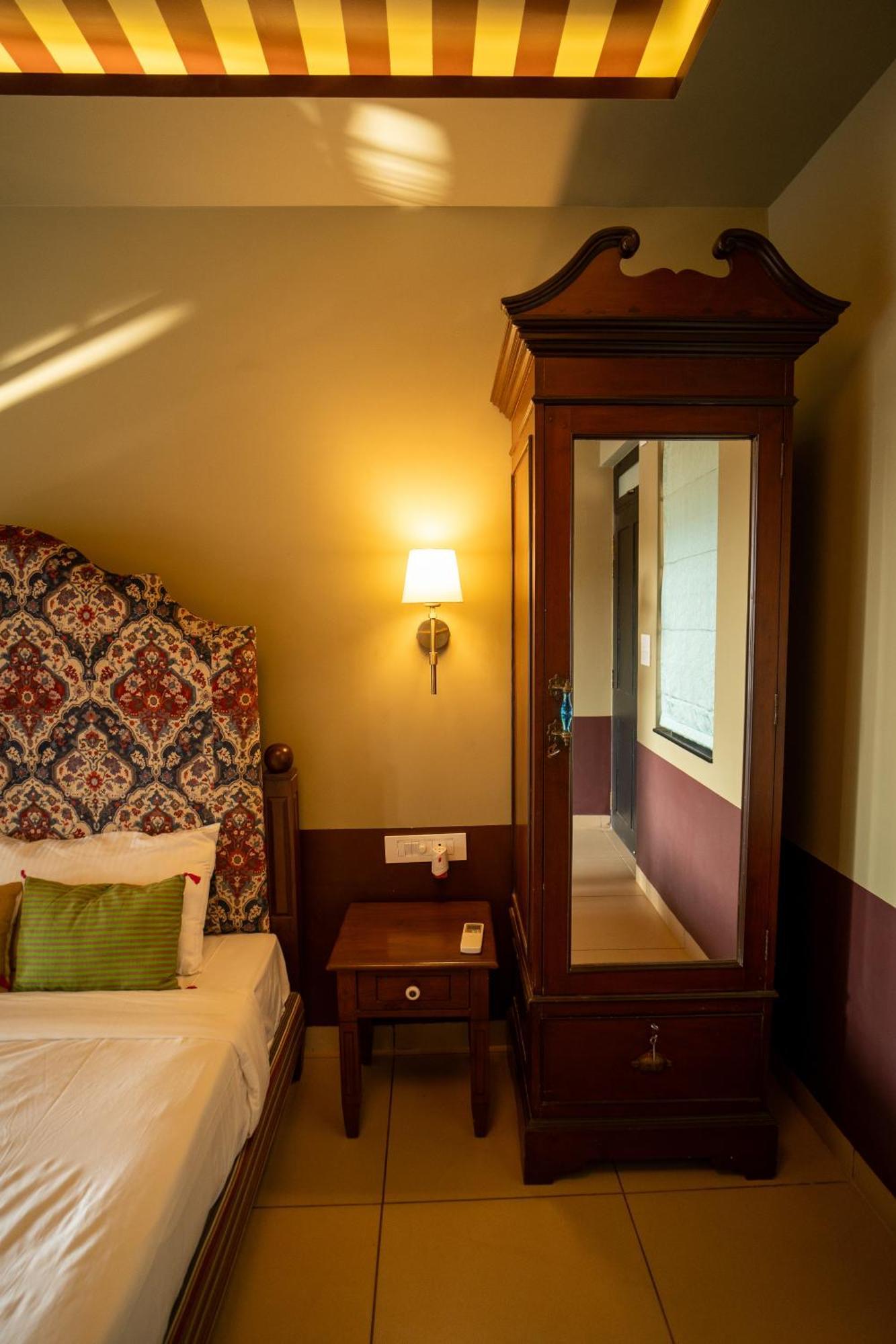 The Project Cafe And Hotel Aldona 外观 照片