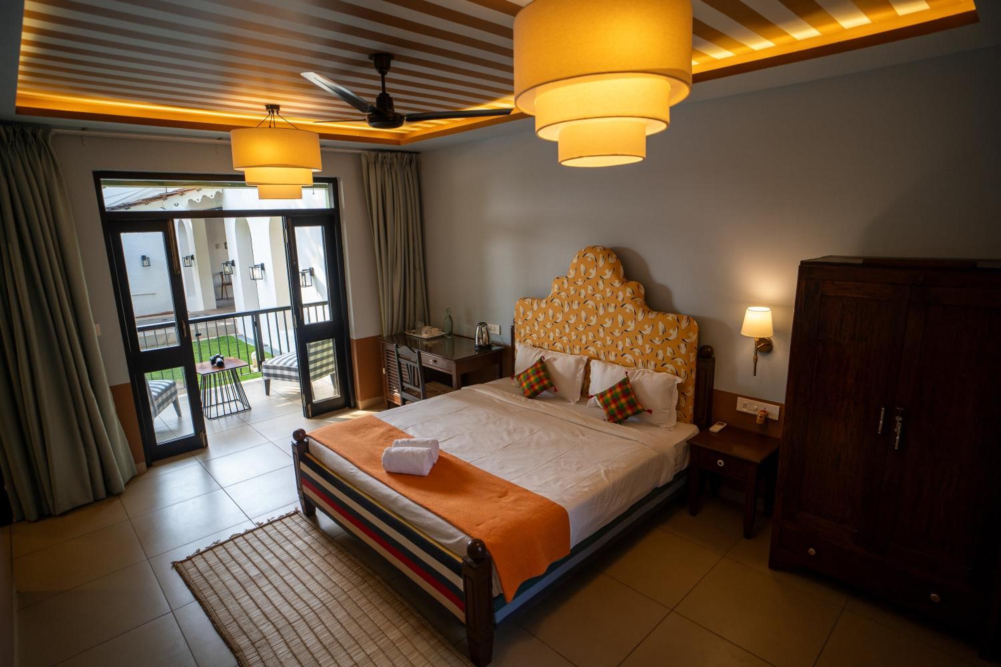 The Project Cafe And Hotel Aldona 外观 照片